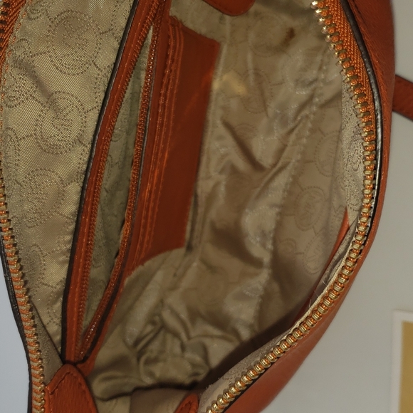 Michael Kors Orange Leather Crossbody bag with strap & tassle. - Picture 7 of 13